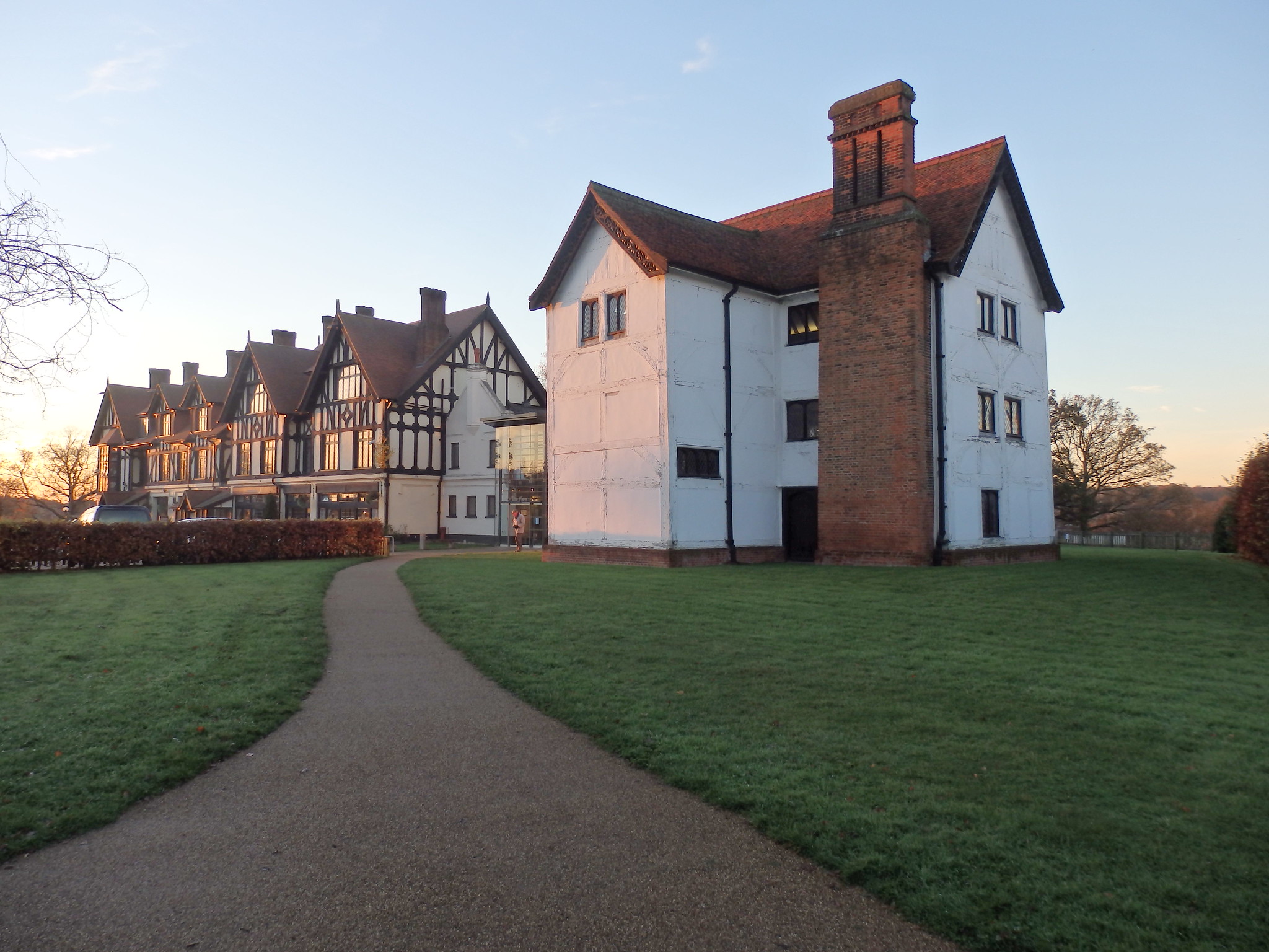 queen elizabeth hunting lodge Chingford